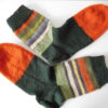 Handgestrickte Wollsocken Gr. 47 – Grün-Orange gestreift – Bild 2