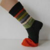 Handgestrickte Wollsocken Gr. 47 – Grün-Orange gestreift