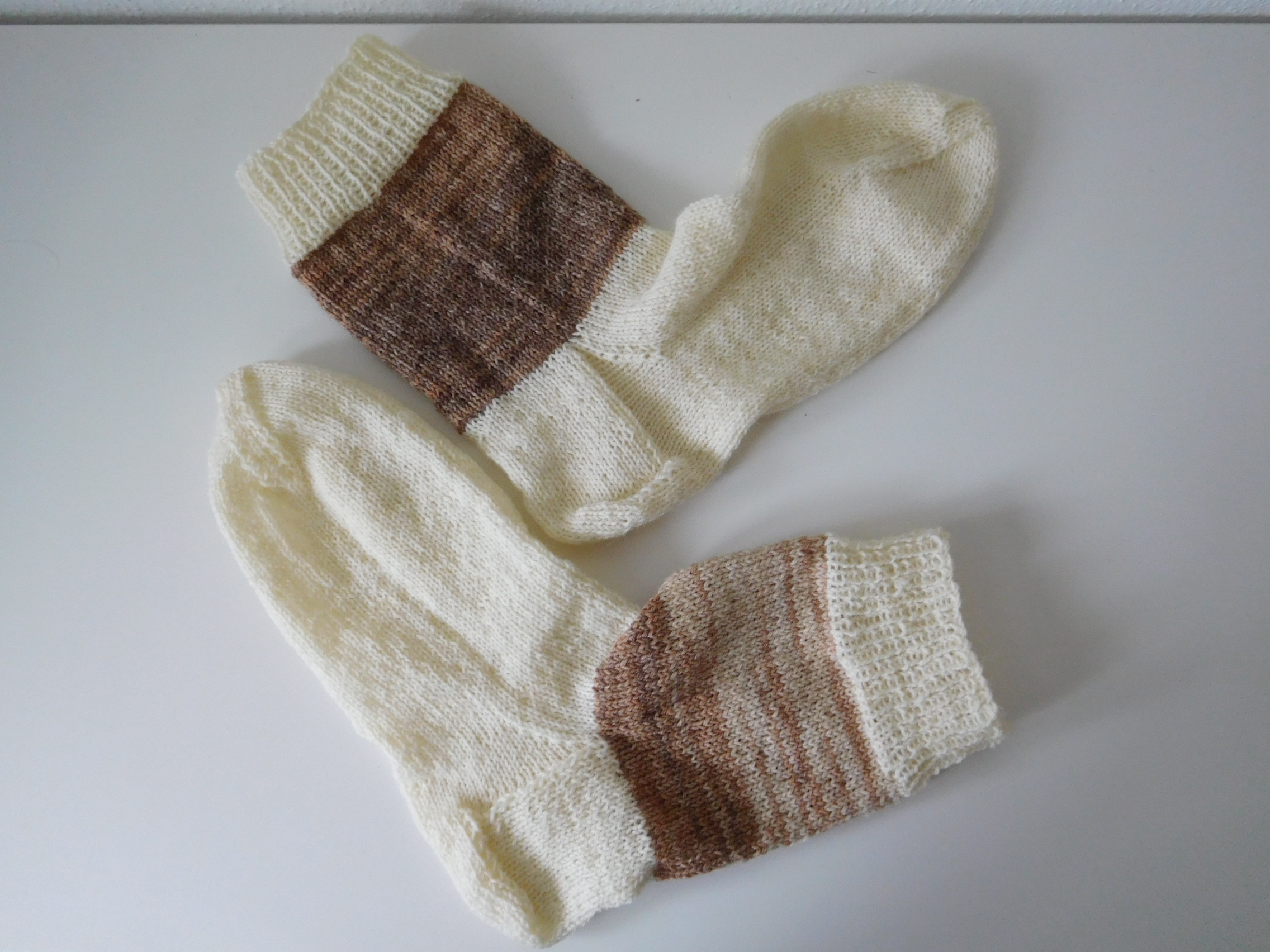 Handgestrickte Wollsocken Gr. 41 – Beige-Braun – Bild 4