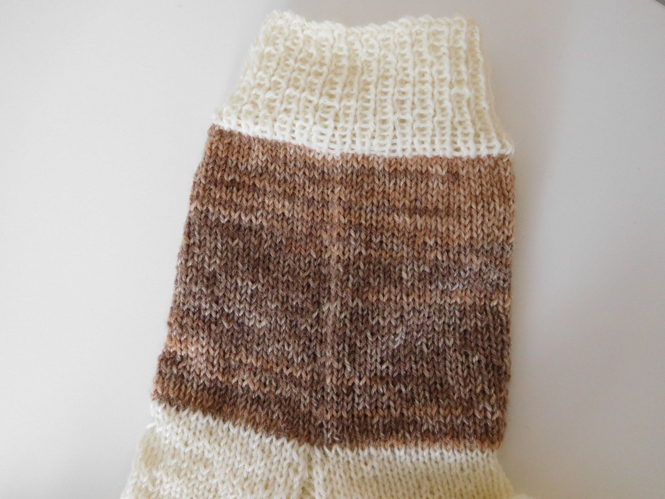 Handgestrickte Wollsocken Gr. 41 – Beige-Braun – Bild 6