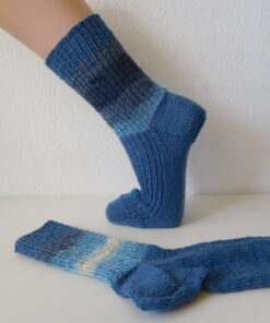 Alternative view of Handgestrickte Wollsocken Gr. 38 - blau mit Streifenmuster im Bein