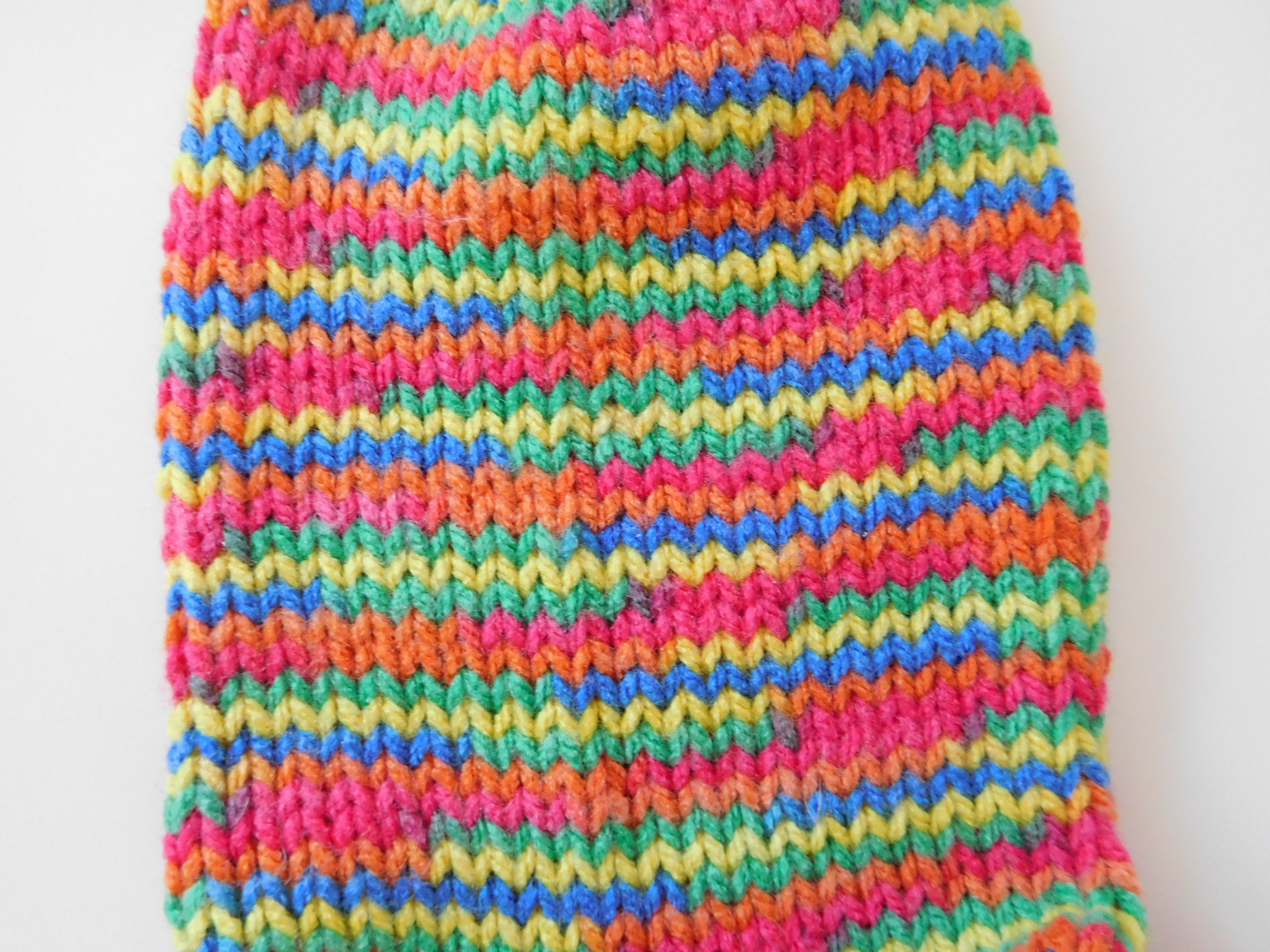 Handgestrickte Socken Gr. 37 – Bunt gestreift für Allergiker – Bild 4