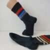 Handgestrickte Wollsocken Gr. 44 – Grau mit Streifenmuster im Bein – Bild 3
