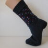 Handgestrickte Wollsocken Gr. 42 – Grau-mit-Muster-im-Bein (Kopie)