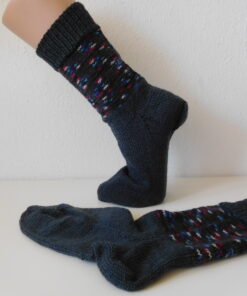 Alternative view of Handgestrickte Wollsocken Gr. 42 – Grau-mit-Muster-im-Bein (Kopie)