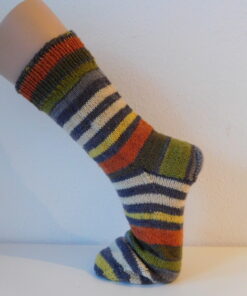 Handgestrickte Wollsocken Gr. 45 - Grau-Gr&uuml;n-Bunt-gestreift
