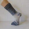 Handgestrickte Wollsocken Gr. 46 – Grau-im-Farbverlauf – Bild 2