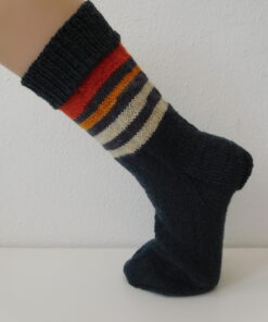 Handgestrickte Wollsocken Gr. 44 – Grau mit Streifenmuster im Bein