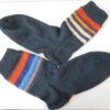 Handgestrickte Wollsocken Gr. 44 – Grau mit Streifenmuster im Bein – Bild 4