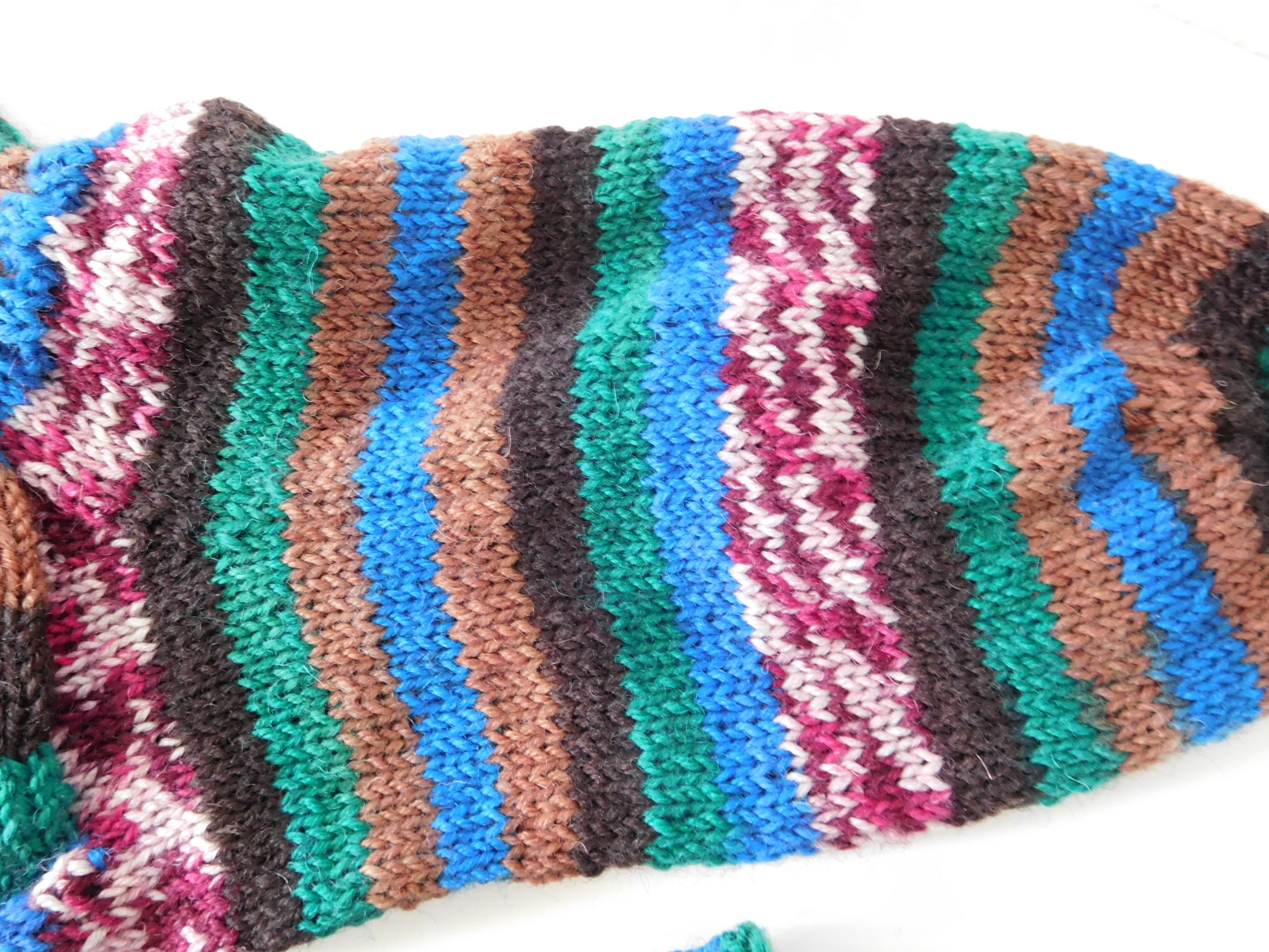Handgestrickte Wollsocken Gr. 44-grün-blau-braun-gestreift-Handwerker – Bild 4