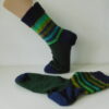 Handgestrickte Wollsocken Gr. 43 – Grün-Blau-mit Steifenmuster im Bein – Bild 2