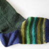 Handgestrickte Wollsocken Gr. 43 – Grün-Blau-mit Steifenmuster im Bein – Bild 4