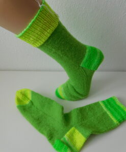 Handgestrickte Wollsocken Gr. 44 – Grün Neon