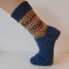 Handgestrickte Wollsocken Gr. 40 – Jeansblau mit Steifenmuster im Bein Beige Grün