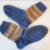 Handgestrickte Wollsocken Gr. 40 – Jeansblau mit Steifenmuster im Bein Beige Grün – Bild 3