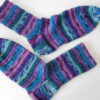 Handgestrickte Wollsocken Gr. 45 - Lila Blau Grün gestreift – Bild 4