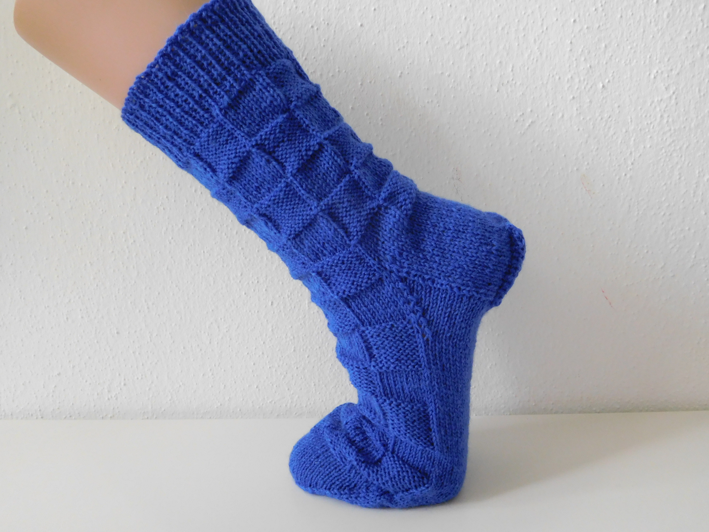 Handgestrickte Wollsocken Gr. 43 – Royal-Blau-uni
